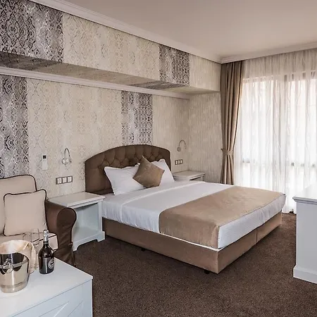 Penzion 8 1/2 Art 3*