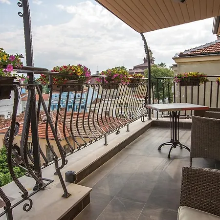 8 1/2 Art 3* プロヴディフ