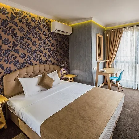 ゲストハウス 8 1/2 Art